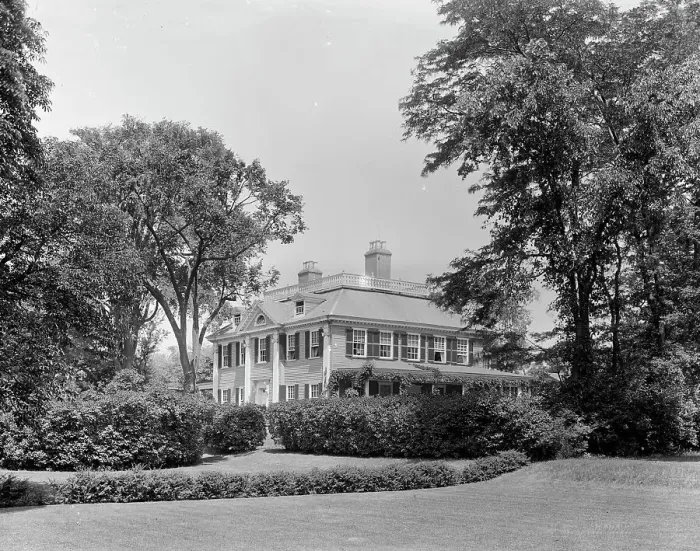 Framed Print : Craigie, Longfellow House, Cambridge, Mass. between 1900 and 1920. Creator: Unknown Framed Print : Craigie, Longfellow House, Cambridge, Mass. between 1900 and 1920. Creator: Unknown