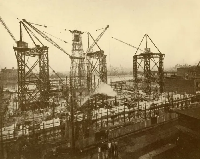 Framed Print : Cranes at Work on the London County Hall, c1930. Creator: Holland & Hannen Framed Print : Cranes at Work on the London County Hall, c1930. Creator: Holland & Hannen