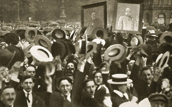 Crowd celebrating the Kaisers proclamation of war against Great Britain, Berlin, 4 August, 1914