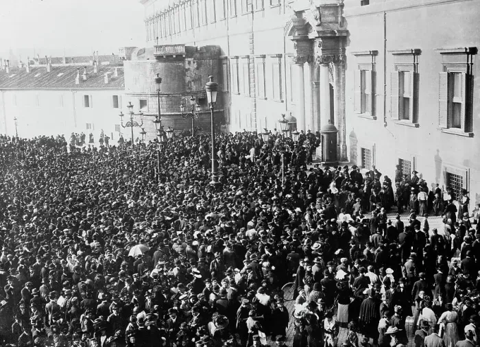 Framed Print : Crowd cheering before Quirinal after attempt on King of Italy's life, between c1910 and c1915. Creator: Bain News Service Framed Print : Crowd cheering before Quirinal after attempt on King of Italy's life, between c1910 and c1915. Creator: Bain News Service