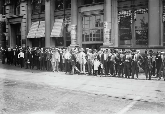 Framed Print : Crowd at Cunard line office, 8 / 1 / 14, 1914. Creator: Bain News Service Framed Print : Crowd at Cunard line office, 8 / 1 / 14, 1914. Creator: Bain News Service