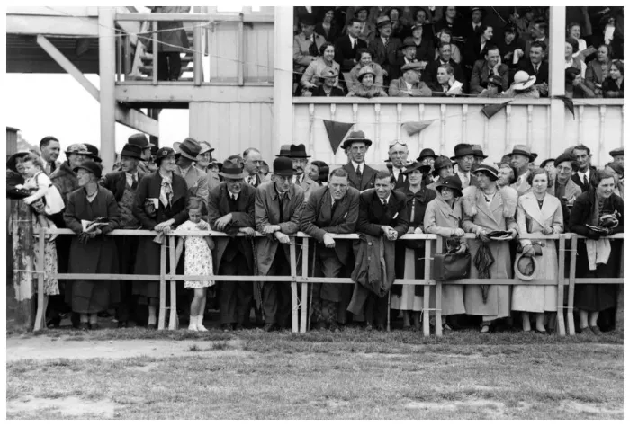 Framed Print : Crowd at the races, c1920-1939(?) Framed Print : Crowd at the races, c1920-1939(?)