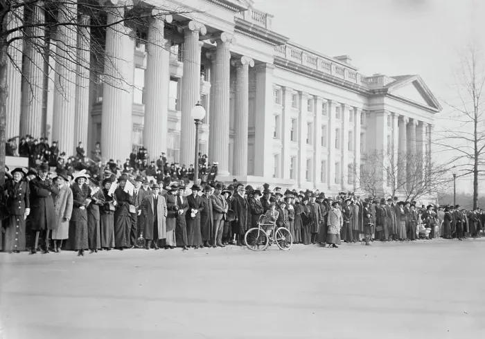 Framed Print : Crowd on Treasury steps watching for Bride and Groom (Wilson), between c1910 and c1915. Creator: Bain News Service Framed Print : Crowd on Treasury steps watching for Bride and Groom (Wilson), between c1910 and c1915. Creator: Bain News Service