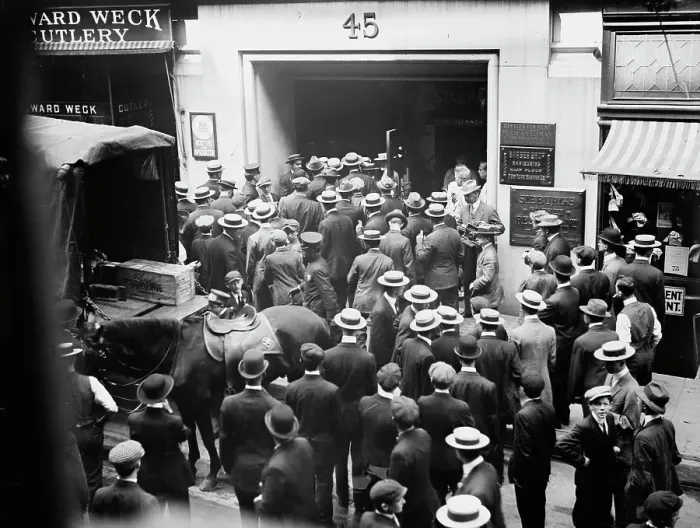 Framed Print : Crowd waiting for Gibson, 1912. Creator: Bain News Service Framed Print : Crowd waiting for Gibson, 1912. Creator: Bain News Service