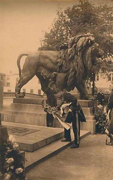The Cuban Minister lays a wreath in homage to the Unknown Belgian Soldier, Brussels, Belgium, 1927