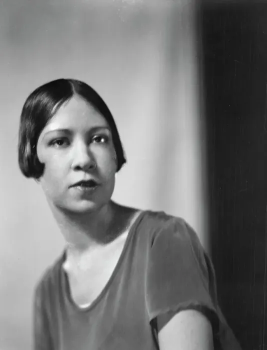 Framed Print : Cumner, Gwendolyn, Miss, portrait photograph, 1928 Creator: Arnold Genthe Framed Print : Cumner, Gwendolyn, Miss, portrait photograph, 1928 Creator: Arnold Genthe