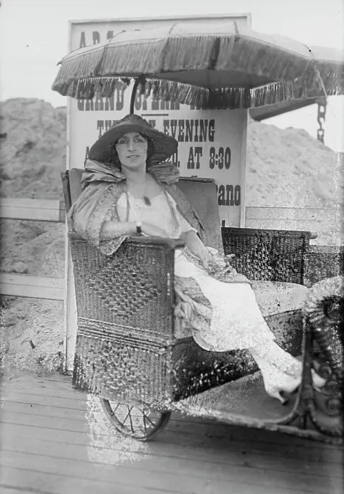 Framed Print : Curci, between c1915 and c1920. Creator: Bain News Service Framed Print : Curci, between c1915 and c1920. Creator: Bain News Service