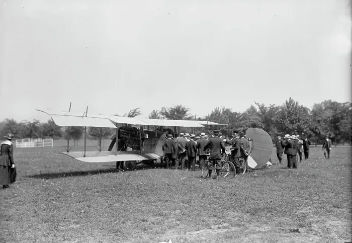 Framed Print : Curtiss Airplane Tests And Demonstrations; Twin Engine Biplane, Potomac Park, 1916. Creator: Harris & Ewing. Curtiss Airplane Tests And Demonstrations; Twin Engine Biplane, Potomac Park, 1916. Creator: Harris & Ewing Framed Print : Curtiss Airplane Tests And Demonstrations; Twin Engine Biplane, Potomac Park, 1916. Creator: Harris & Ewing. Curtiss Airplane Tests And Demonstrations; Twin Engine Biplane, Potomac Park, 1916. Creator: Harris & Ewing