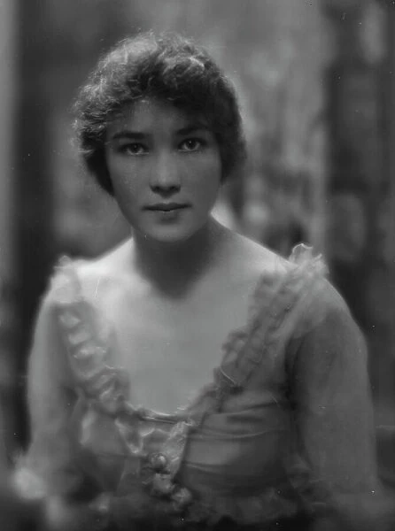 Cushman, Clarina, Miss, portrait photograph, 1914 Apr. 10. Creator: Arnold Genthe