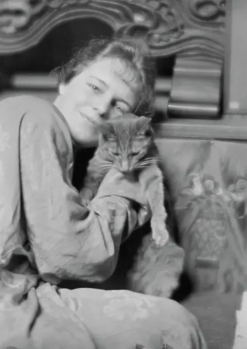 Framed Print : Cutler, Miss, with Buzzer the cat, portrait photograph, 1915 May 26. Creator: Arnold Genthe Framed Print : Cutler, Miss, with Buzzer the cat, portrait photograph, 1915 May 26. Creator: Arnold Genthe