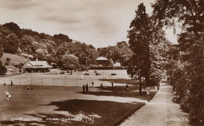 Framed Print : Cwm Donkin Park, Swansea, 1936. Creator: Unknown Framed Print : Cwm Donkin Park, Swansea, 1936. Creator: Unknown