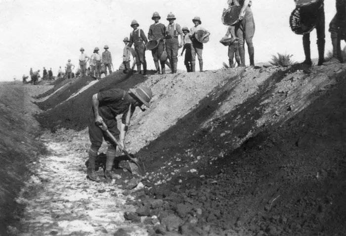 Framed Print : D Company, 1 / 5 RWR work party, near Baghdad, 1918 Framed Print : D Company, 1 / 5 RWR work party, near Baghdad, 1918