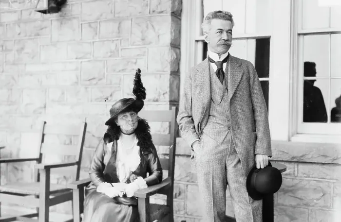 Framed Print : Da Gama & wife, 1914. Creator: Bain News Service Framed Print : Da Gama & wife, 1914. Creator: Bain News Service