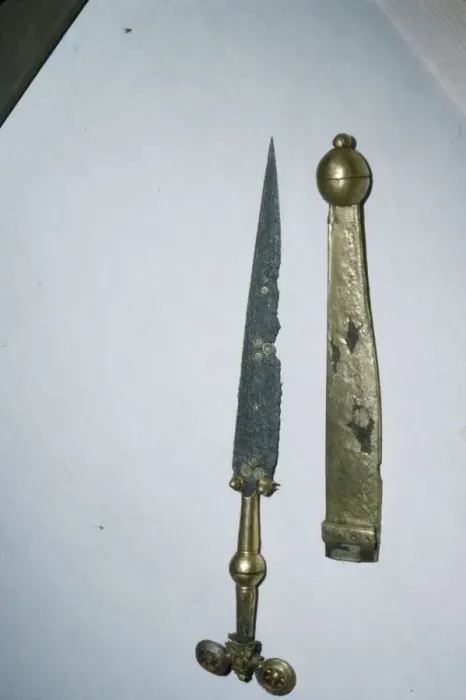 Framed Print : Dagger of Iron Gold and Bronze from a Celtic Burial at Hallstatt, Austria. Celtic Iron Age Framed Print : Dagger of Iron Gold and Bronze from a Celtic Burial at Hallstatt, Austria. Celtic Iron Age