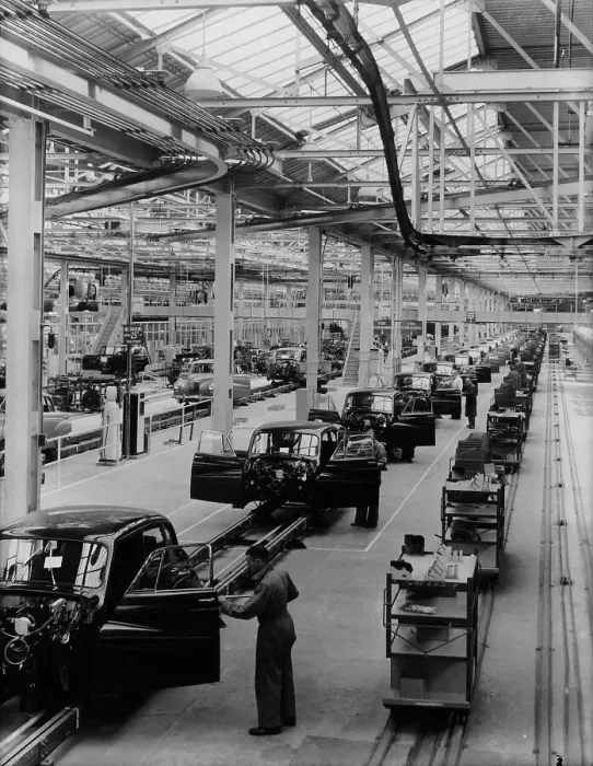 Framed Print : Daimler factory, 1950s Framed Print : Daimler factory, 1950s