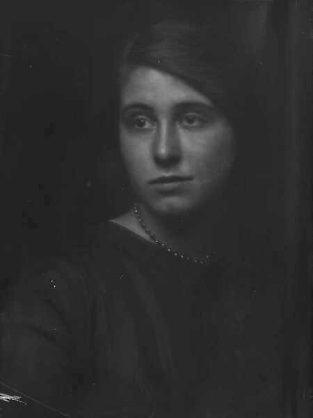 Dallett, Frances Abbey, portrait photograph, 1912 or 1913. Creator: Arnold Genthe