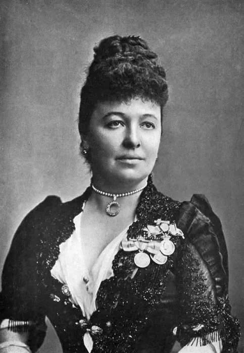 Framed Print : Dame Emma Albani (1852-1930), Canadian opera singer, c1890 Framed Print : Dame Emma Albani (1852-1930), Canadian opera singer, c1890