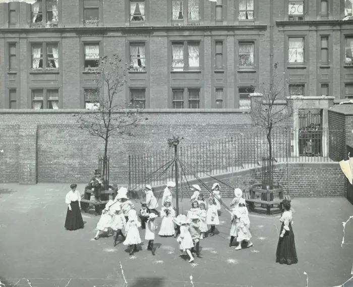 Framed Print : Dancing around the maypole, Hugh Myddelton School, Finsbury, London, 1906 Framed Print : Dancing around the maypole, Hugh Myddelton School, Finsbury, London, 1906