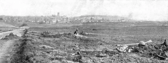 Framed Print : Dans la Bataille; La defense a l'Est d'Amiens: lignes d'infanterie francaise devant Villers... 191 Creator: Unknown Framed Print : Dans la Bataille; La defense a l'Est d'Amiens: lignes d'infanterie francaise devant Villers... 191 Creator: Unknown