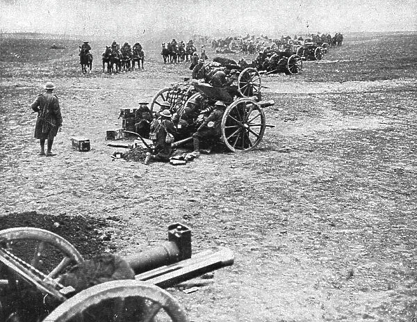 Dans la Bataille; L'artillerie de campagne britannique en action: pendant les penibles... 1918. Creator: Unknown
