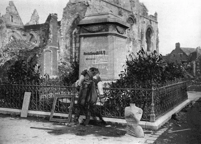 Framed Print : Dans Peronne Saccagee: La profanation du monument de Catherine de Poix, dite Marie Foure: la statue Creator: Unknown Framed Print : Dans Peronne Saccagee: La profanation du monument de Catherine de Poix, dite Marie Foure: la statue Creator: Unknown