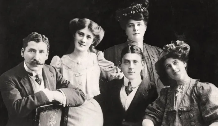 Framed Print : The Dare Family, early 20th century Framed Print : The Dare Family, early 20th century