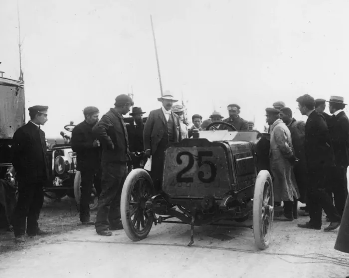 Framed Print : Darracq, Barras at 1904 Ostend Speed Trials. Creator: Unknown Framed Print : Darracq, Barras at 1904 Ostend Speed Trials. Creator: Unknown
