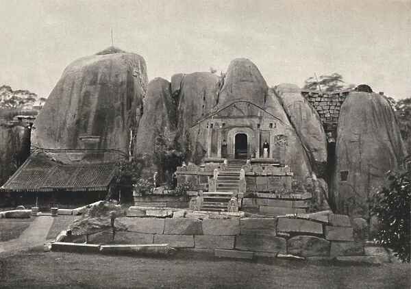 Das Issurumuniya - Felse - Vihara (erbaut von Konig Devanampiya Tissa im 3. Jahrh. V. Chr. ), 1926