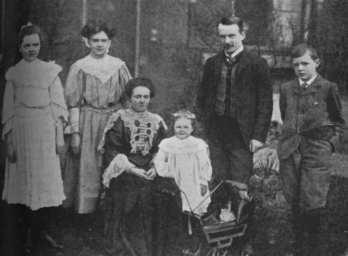 Framed Print : David Lloyd George - The Great Statesman Surrounded By His Family, 1905, (c1925) Framed Print : David Lloyd George - The Great Statesman Surrounded By His Family, 1905, (c1925)