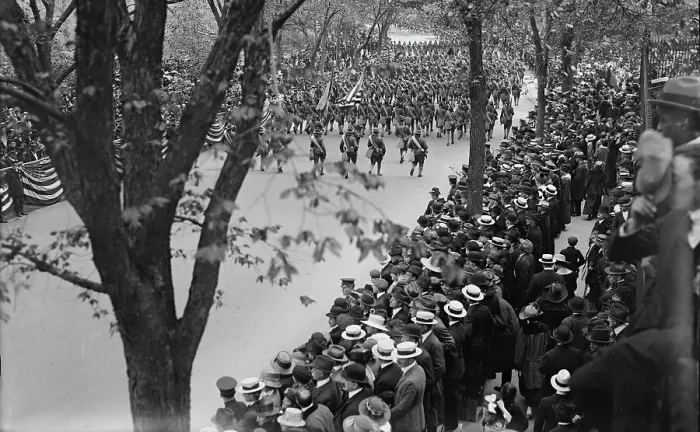 Framed Print : Decoration Day, 1917. Creator: Bain News Service