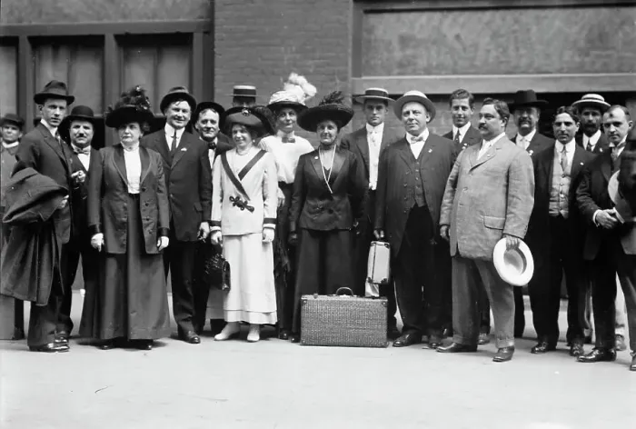 Framed Print : Delegates to Bull Moose Convention, Syracuse, 1912. Creator: Bain News Service Framed Print : Delegates to Bull Moose Convention, Syracuse, 1912. Creator: Bain News Service