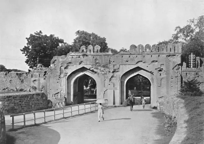 Framed Print : Delhi. The Cashmere Gate, c1910. Creator: Unknown Framed Print : Delhi. The Cashmere Gate, c1910. Creator: Unknown