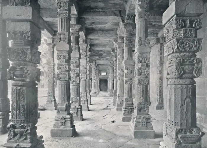 Framed Print : Delhi. Corridor of Hindu Pillars in Kutub Mosque, c1910. Creator: Unknown Framed Print : Delhi. Corridor of Hindu Pillars in Kutub Mosque, c1910. Creator: Unknown