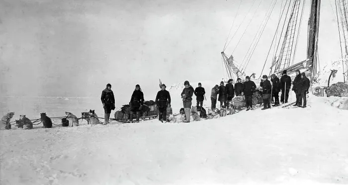 Framed Print : Departure on a Sled Expedition During the Time of Wintering, 1913. Creator: Nikolay Vasilyevich Pinegin Framed Print : Departure on a Sled Expedition During the Time of Wintering, 1913. Creator: Nikolay Vasilyevich Pinegin
