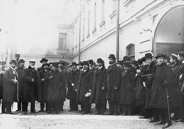 Deputies of the first Duma signed the Vyborg appeal before prison, 1906