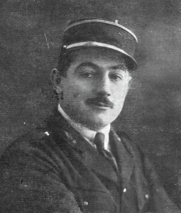 Framed Print : Des Braves; Le lieutenant Boillot tombe au champ d'honneur le 20 mai 1916, 1916. Creator: Unknown Framed Print : Des Braves; Le lieutenant Boillot tombe au champ d'honneur le 20 mai 1916, 1916. Creator: Unknown