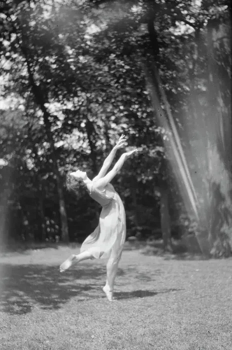 Framed Print : Desha dancing in Port Washington, 1921 Aug. 21. Creator: Arnold Genthe Framed Print : Desha dancing in Port Washington, 1921 Aug. 21. Creator: Arnold Genthe