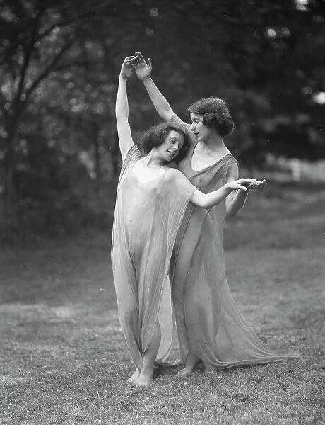 Desha and Leah, 1921 Creator: Arnold Genthe