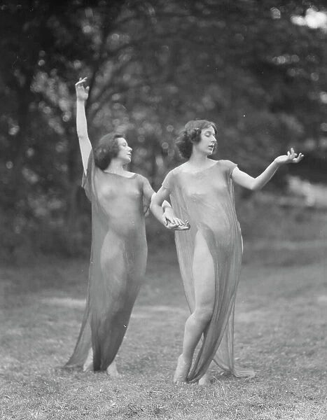 Desha and Leah, 1921 July 30. Creator: Arnold Genthe