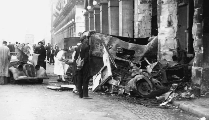 Framed Print : Destoyed vehicle, Rue de Castiglione, liberation of Paris, August 1944 Framed Print : Destoyed vehicle, Rue de Castiglione, liberation of Paris, August 1944