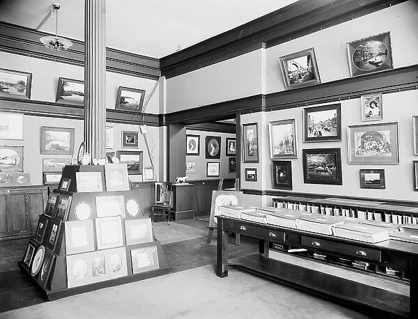 Detroit Photographic Co. 218 Fifth Avenue, New York, between 1900 and 1910. Creator: Unknown