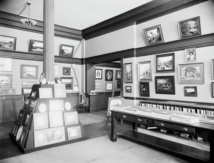 Framed Print : Detroit Photographic Co. 218 Fifth Avenue, New York, between 1900 and 1910. Creator: Unknown Framed Print : Detroit Photographic Co. 218 Fifth Avenue, New York, between 1900 and 1910. Creator: Unknown