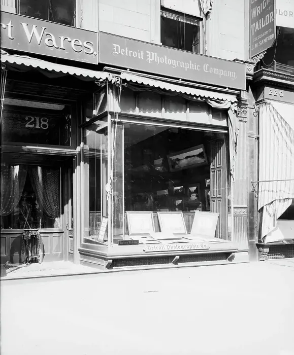 Framed Print : Detroit Photographic Company, 218 Fifth Avenue, New York, N.Y. between 1900 and 1910. Creator: Unknown Framed Print : Detroit Photographic Company, 218 Fifth Avenue, New York, N.Y. between 1900 and 1910. Creator: Unknown