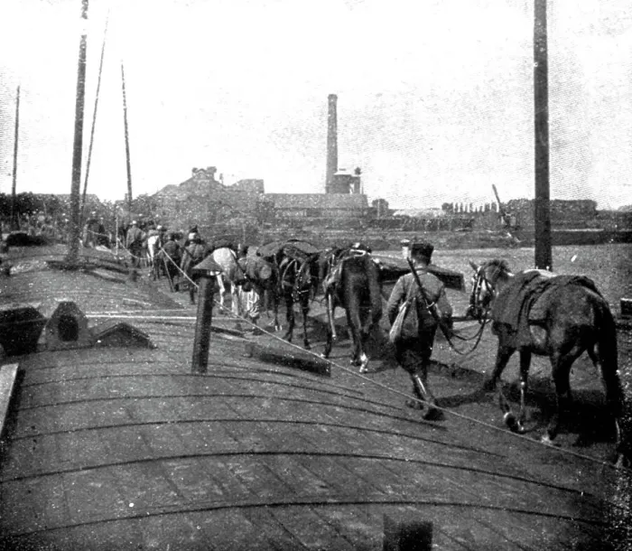 Framed Print : Devant les Falaises de L'Aisne; Un pont sur l'Oise improvise par le genie, 1914. Creator: Unknown Framed Print : Devant les Falaises de L'Aisne; Un pont sur l'Oise improvise par le genie, 1914. Creator: Unknown