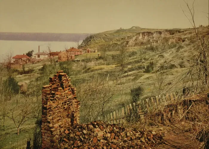 Framed Print : The Devil's backbone, Vicksburg, c1900. Creator: Unknown Framed Print : The Devil's backbone, Vicksburg, c1900. Creator: Unknown
