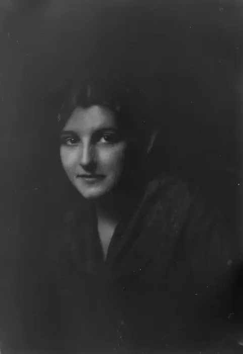 Framed Print : Devine, Edward L. Mrs. portrait photograph, 1917 Oct. 18. Creator: Arnold Genthe Framed Print : Devine, Edward L. Mrs. portrait photograph, 1917 Oct. 18. Creator: Arnold Genthe