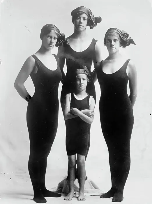 Framed Print : The four Dew Sisters in leotards, 1913. Creators: Bain News Service, George Graham Bain Framed Print : The four Dew Sisters in leotards, 1913. Creators: Bain News Service, George Graham Bain