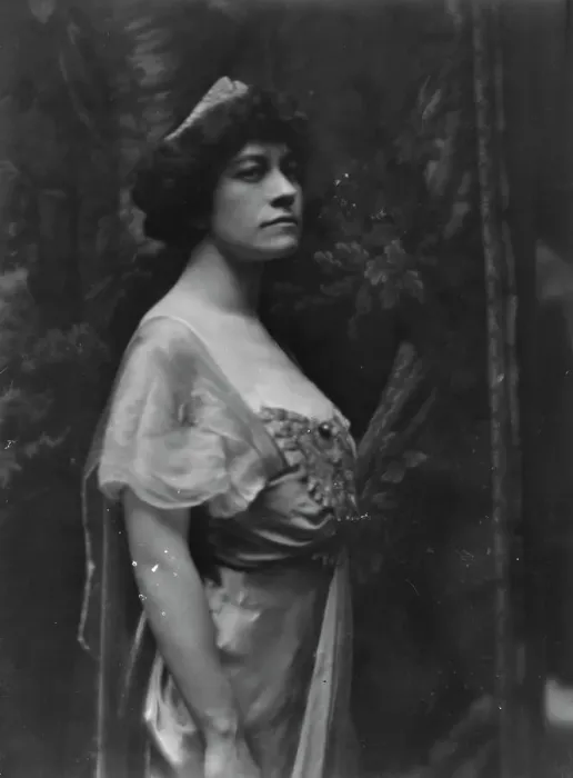 Framed Print : Deyo, Ruth, Miss, portrait photograph, 1913. Creator: Arnold Genthe