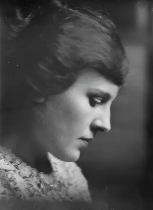 Framed Print : Dillingham, Charles, Mrs. portrait photograph, 1915. Creator: Arnold Genthe Framed Print : Dillingham, Charles, Mrs. portrait photograph, 1915. Creator: Arnold Genthe