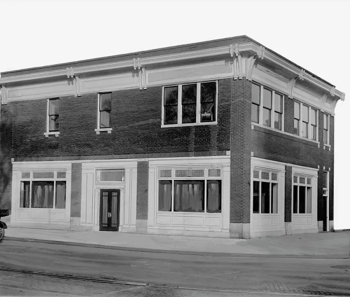 Framed Print : Dime Savings Bank Branch, Broadway and Grand Circus Park, Detroit, Mich. between 1905 and 1915. Creator: Unknown Framed Print : Dime Savings Bank Branch, Broadway and Grand Circus Park, Detroit, Mich. between 1905 and 1915. Creator: Unknown